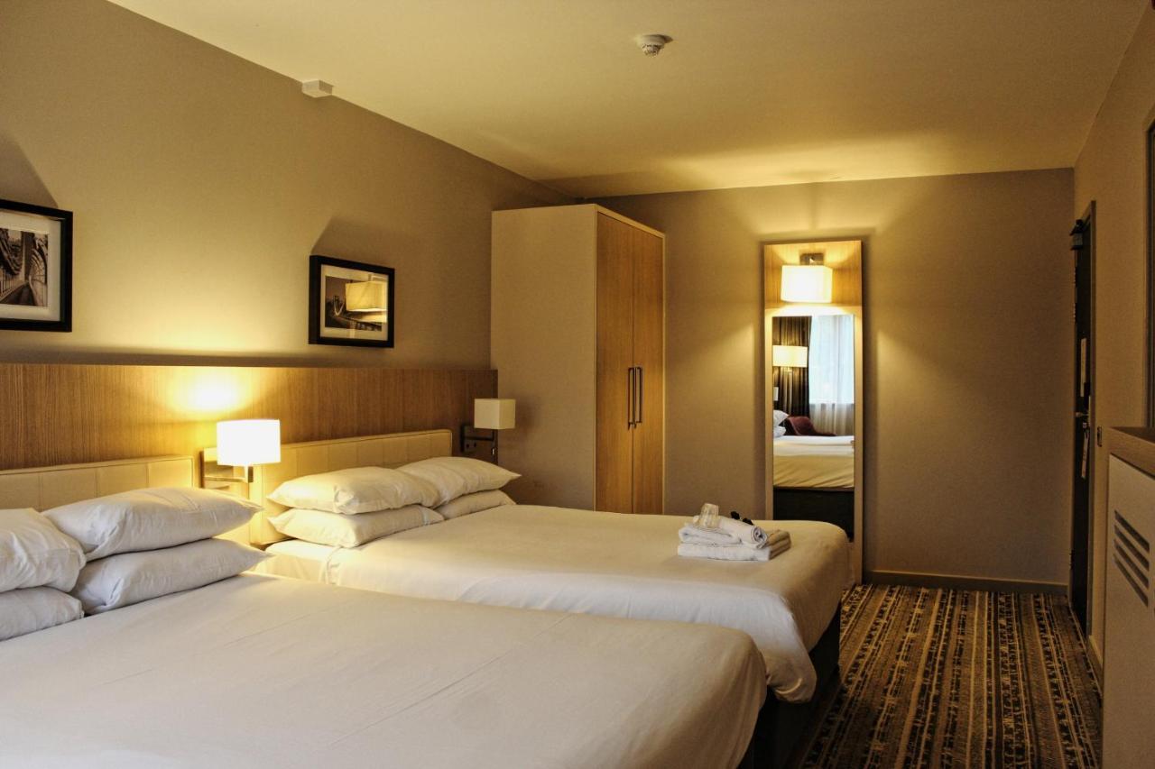 Lancaster Hotel&Spa Uxbridge Exterior foto